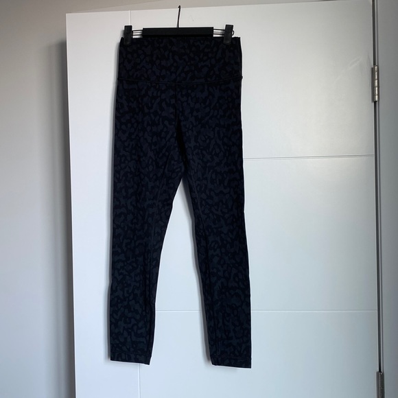 Lululemon wunder under high rise leopard 25” leggings - Picture 3 of 4